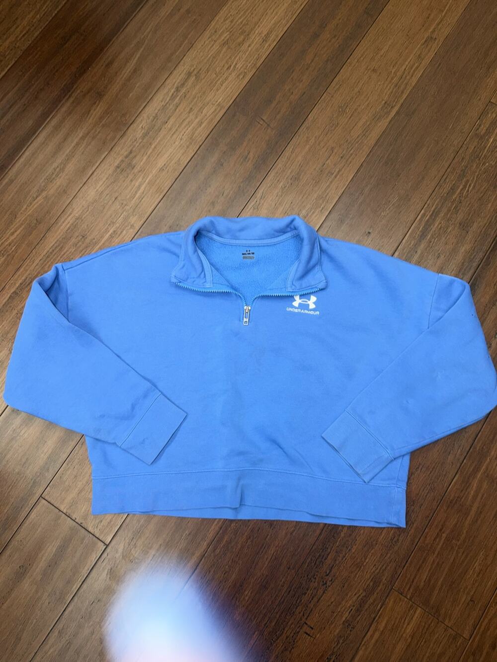 Medium Cropped Under Armor Sweatshirt women's Top